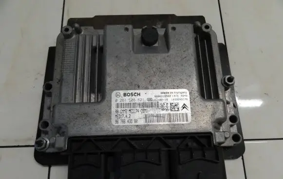 Citroen C4 Grand Picasso Engine control unit/module 0261S06621
