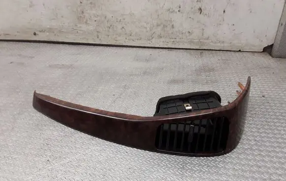 KIA Sorento Dash center air vent grill