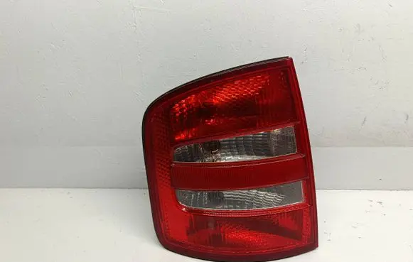 Skoda Fabia Mk1 (6Y) Rear/tail lights 6Y9945111 6Y9945095 5SQX13405BA