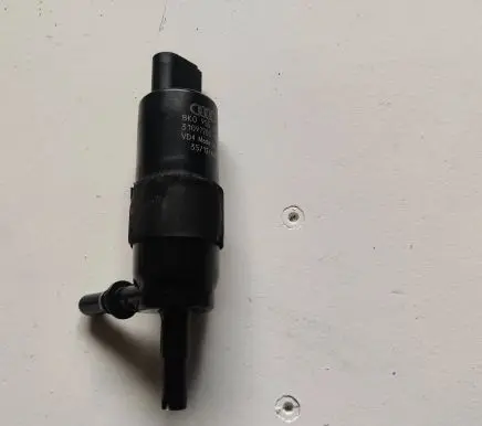 Audi A5 Sportback 8TA Headlight washer pump 8K0955681 31097200