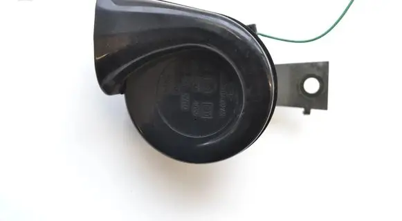 Audi Q3 8U Horn signal 004035
