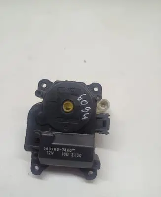 Toyota Prius (XW10) Air flap motor/actuator 0637007440 10D2130