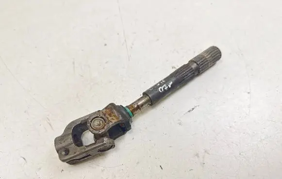 Renault Clio III Steering column universal joint