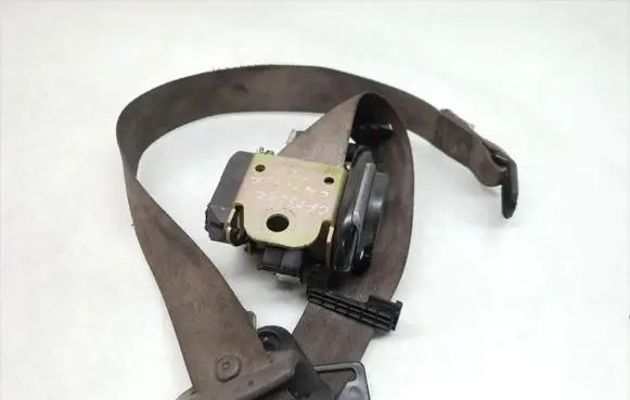 Chrysler PT Cruiser Front seatbelt 