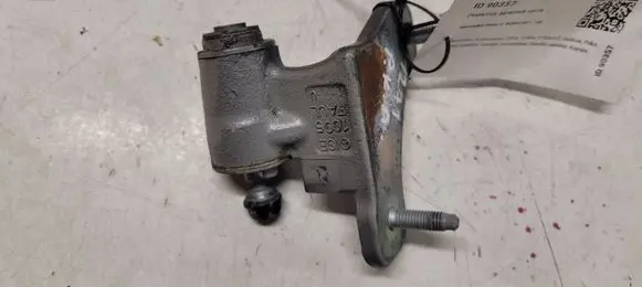 Mercedes-Benz C W204 Front door lower hinge