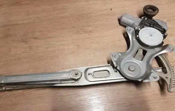 Lexus GS 250 350 300H 450H Front door window regulator motor