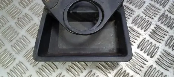 Mitsubishi Space Runner Cup holder 