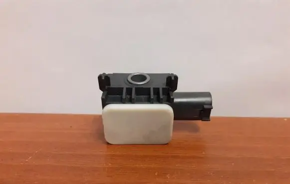 Mercedes-Benz ML W164 Airbag deployment crash/impact sensor 4305 0038202826