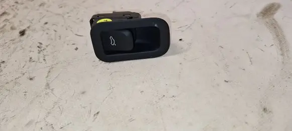 Audi A8 S8 D4 4H Tailgate opening switch 4H0868397