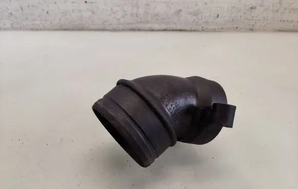 Volkswagen PASSAT B7 Breather/breather pipe/hose 3C0129635
