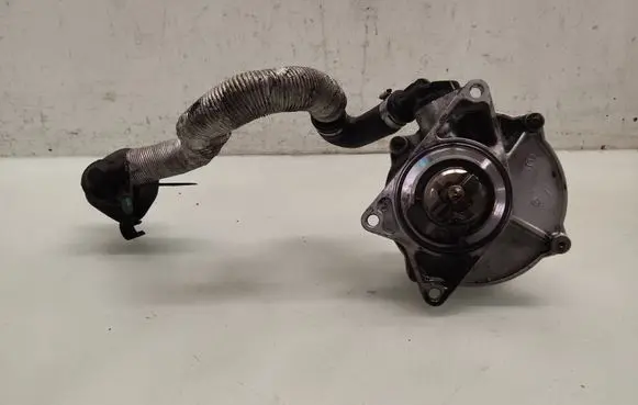 Audi A6 S6 C5 4B Vacuum pump 057145100C