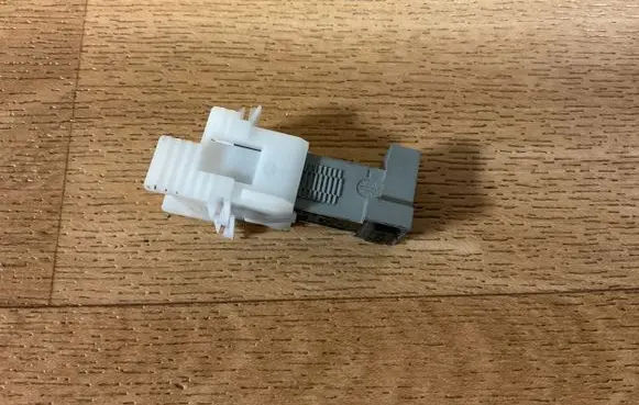 Mercedes-Benz E W212 Brake pedal sensor switch A0015456309 014689672
