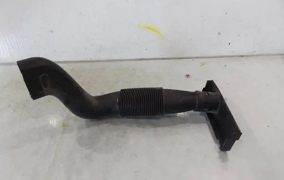 Air intake hose/pipe