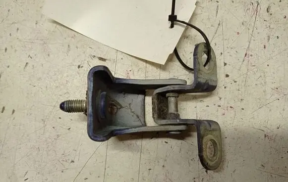 Peugeot 208 I Tailgate/trunk/boot hinge