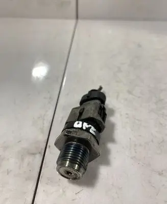 Fuel pressure sensor