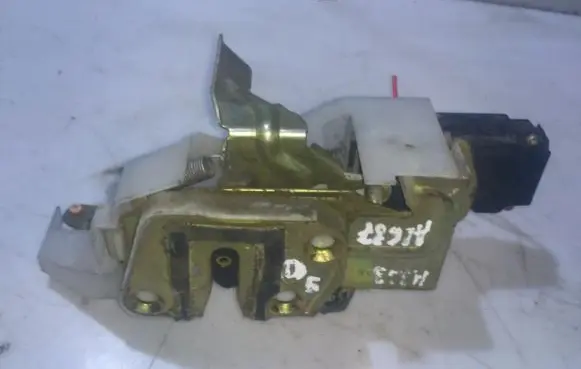 Mazda 323 Rear door lock