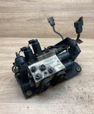 BMW 5 E60 E61 Active stabilizer control/valve assembly 6760840