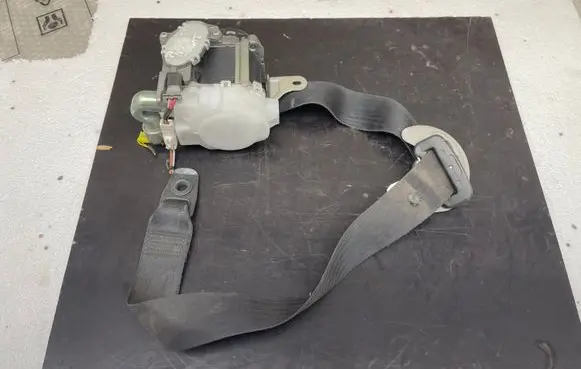 Lexus GS 300 350 430 450H Front seatbelt 7J08280310 8237000090 0435066