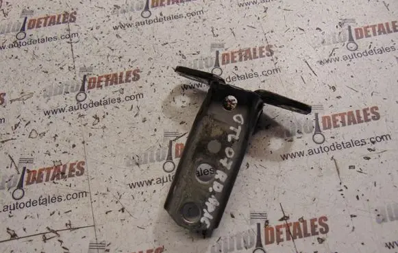 Mitsubishi Outlander Front door upper hinge