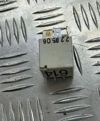 Audi A4 S4 B7 8E 8H Other relay 8E0951253