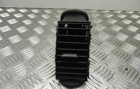 Rear air vent grill