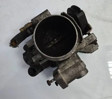 Opel Vectra B Throttle body valve 90501011