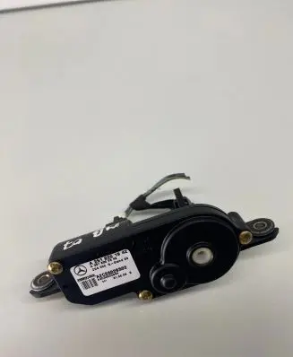 Mercedes-Benz R W251 Vent window/glass motor A2518201942 A2C53026302