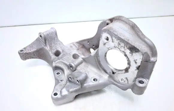 Volvo XC60 Generator/alternator bracket 31480996