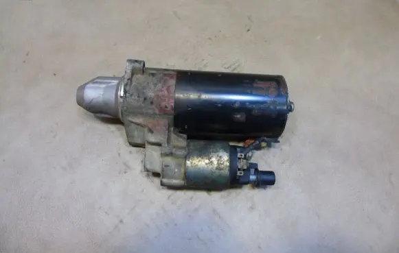 Mercedes-Benz E W211 Starter motor 1005831549