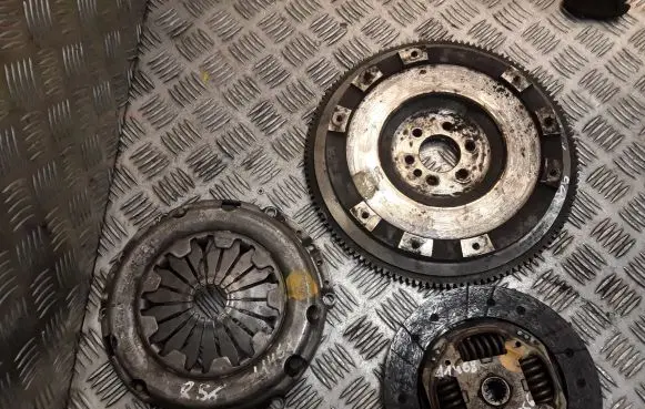 Mini One - Cooper Coupe R56 Clutch set kit 7561765 7568714