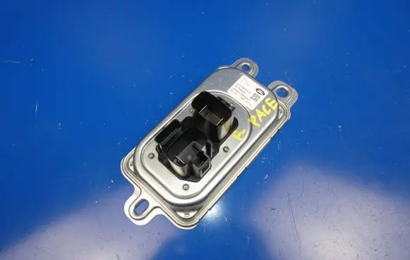 Jaguar F-Pace Voltage converter inverter GX7314B526AC 7271605830 16390221