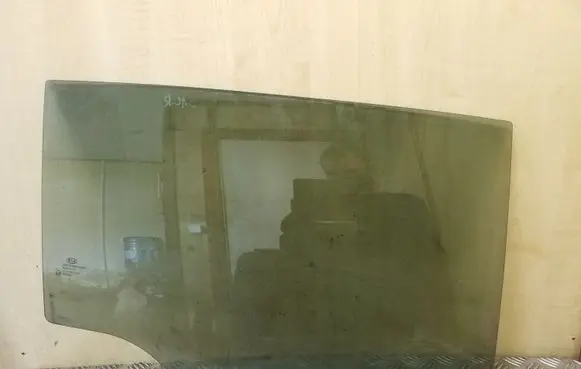 KIA Sportage Rear door window glass