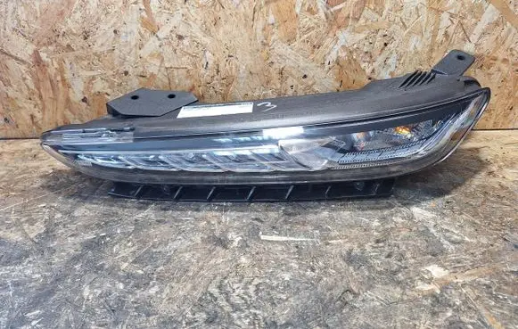 Hyundai Kona I Headlight/headlamp 92207-J92