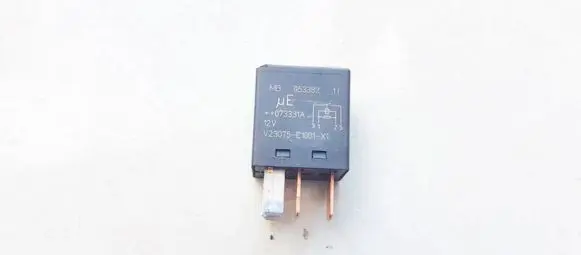 Mitsubishi Colt Other relay mb953382 v23075-e1001-x1