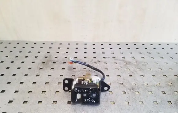 Honda CR-V Tailgate window lock/catch/latch 