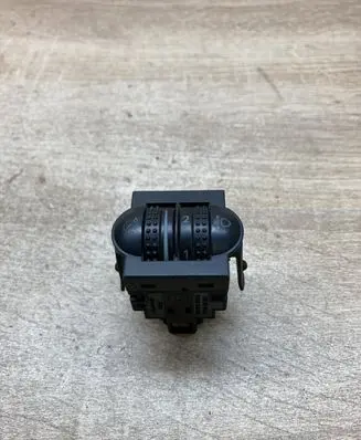 Volkswagen PASSAT B5.5 Headlight level height control switch 3B0941333C