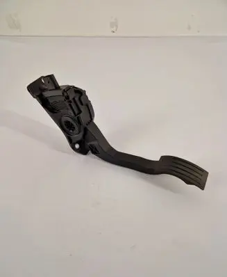 Ford C-MAX II Accelerator throttle pedal AV619F836AB