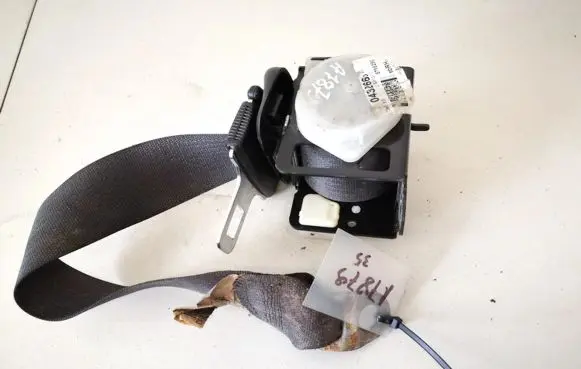 Middle seatbelt (rear)