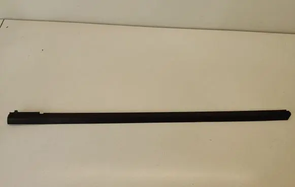 Ford C-MAX I Rear door glass trim molding 3M51R25605