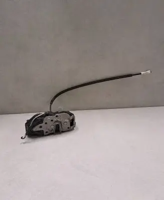 Opel Astra J Front door lock 10K051