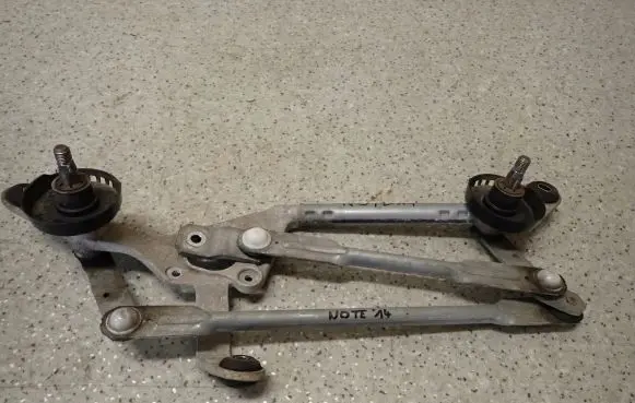 Nissan Note (E12) Front wiper linkage 