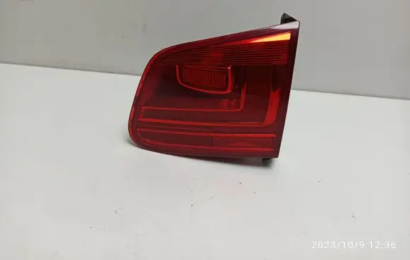 Volkswagen Tiguan Tailgate rear/tail lights