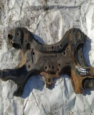 Toyota Corolla Verso AR10 Front subframe