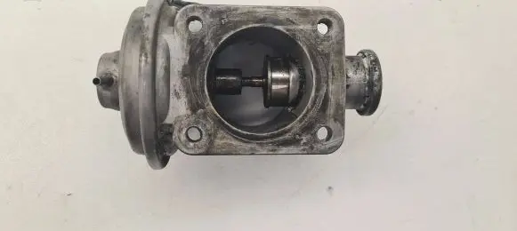 BMW X3 E83 EGR valve 7804351