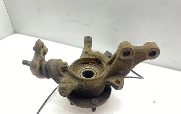 Toyota Corolla Verso AR10 Front wheel hub 8954302040