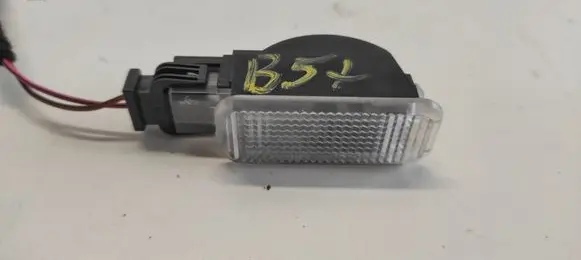 Volkswagen PASSAT B5.5 Other interior light 893371632
