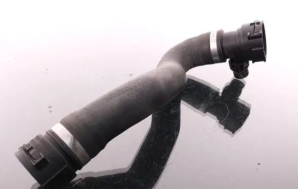 BMW X5 E70 Engine coolant pipe/hose 7811857 781185701
