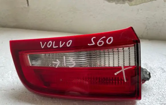 Volvo S60 Tailgate rear/tail lights
