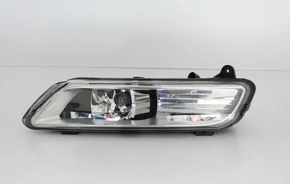 Volkswagen PASSAT B7 Front fog light 3AA941662E