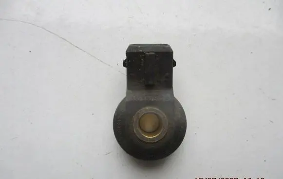 Volkswagen Golf IV Detonation knock sensor 030905377A